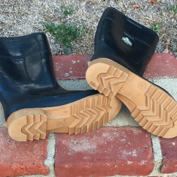 High water? No problem in your Bata Rubber Boots. - Picture 3 of 8